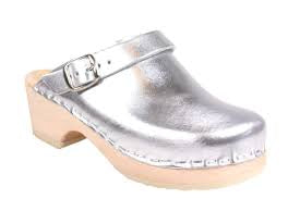 SILVER MET CLOGS