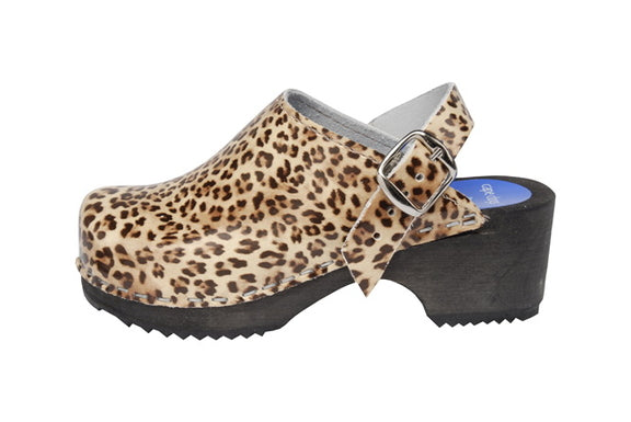 LEOPARD CLOGS"