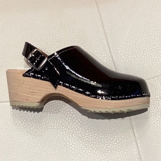 BLACK PATENT CLOGS